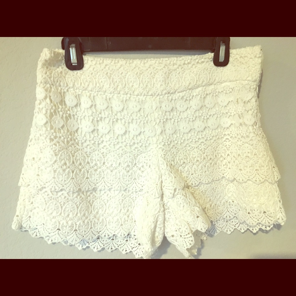 Ann Taylor “Riviera Short”